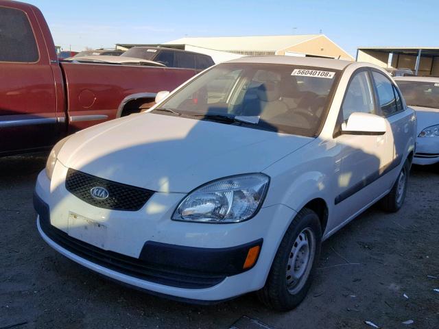 KNADE123766135060 - 2006 KIA RIO WHITE photo 2