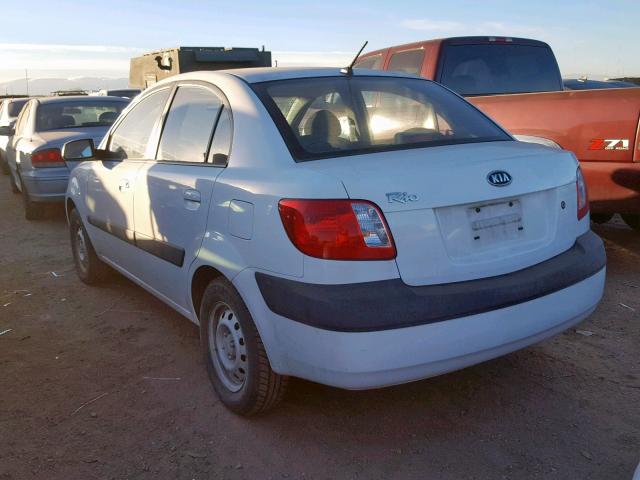 KNADE123766135060 - 2006 KIA RIO WHITE photo 3