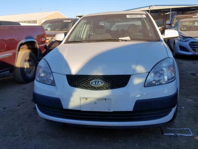 KNADE123766135060 - 2006 KIA RIO WHITE photo 9