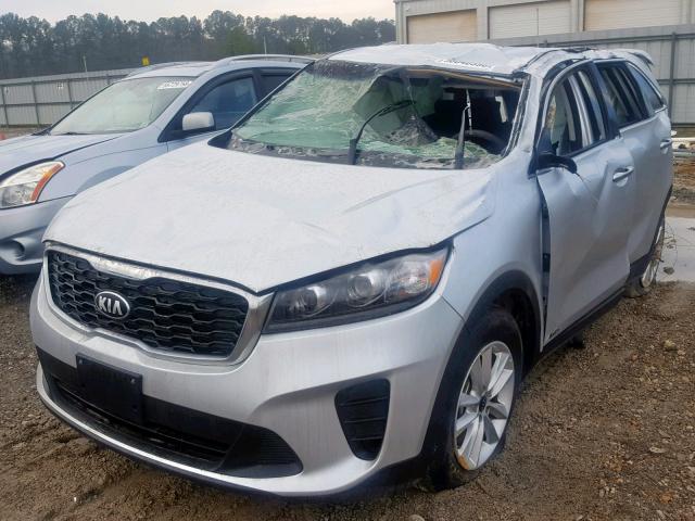 5XYPGDA50KG448232 - 2019 KIA SORENTO LX SILVER photo 2