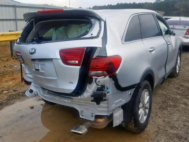 5XYPGDA50KG448232 - 2019 KIA SORENTO LX SILVER photo 4