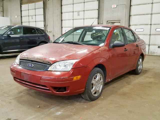 1FAFP34N05W304176 - 2005 FORD FOCUS ZX4 RED photo 2