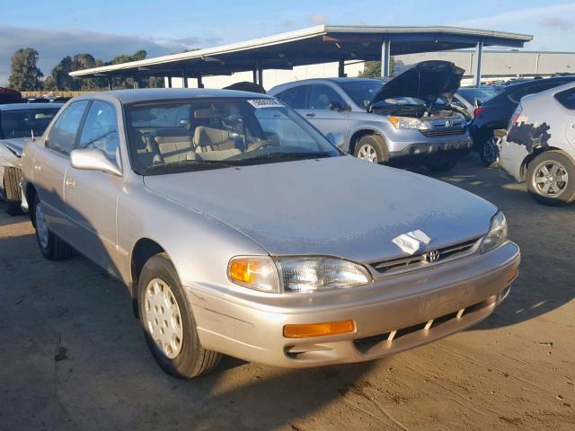 JT2BG12K2T0394476 - 1996 TOYOTA CAMRY DX GOLD photo 1