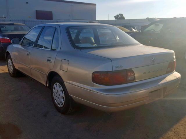 JT2BG12K2T0394476 - 1996 TOYOTA CAMRY DX GOLD photo 3