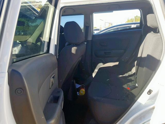 KNDJT2A57C7451729 - 2012 KIA SOUL WHITE photo 6