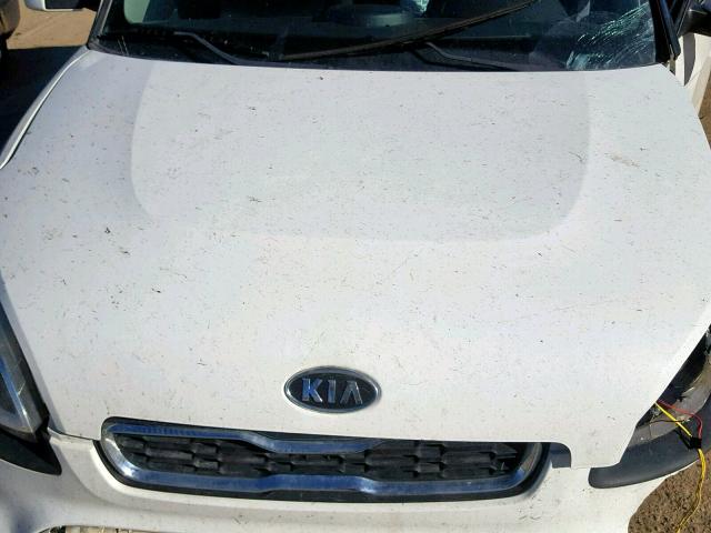 KNDJT2A57C7451729 - 2012 KIA SOUL WHITE photo 7