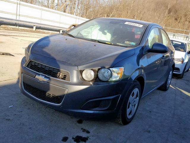 1G1JA5SG0D4123023 - 2013 CHEVROLET SONIC LS 灰色 照片 2