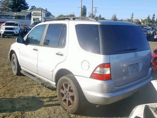4JGAB72E6YA216761 - 2000 MERCEDES-BENZ ML 430 银色 照片 3