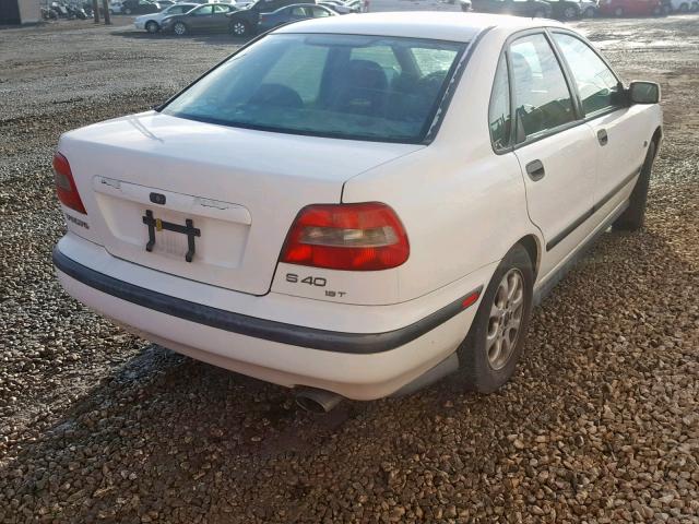 YV1VS2553YF559352 - 2000 VOLVO S40 WHITE photo 4