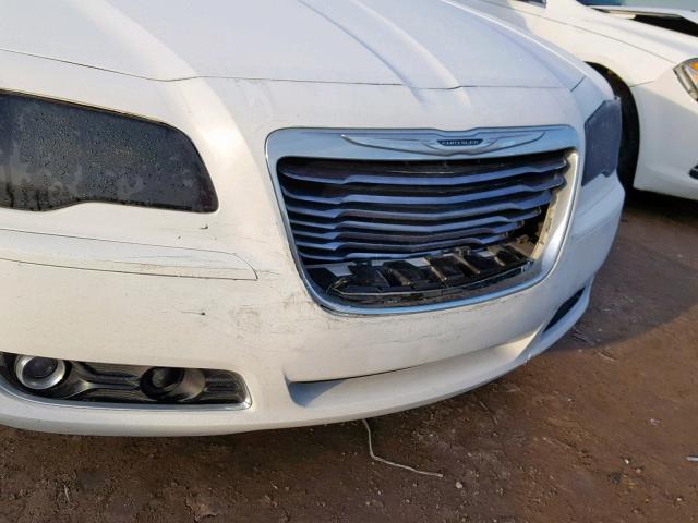 2C3CCABG9CH140394 - 2012 CHRYSLER 300 V6 WHITE photo 9