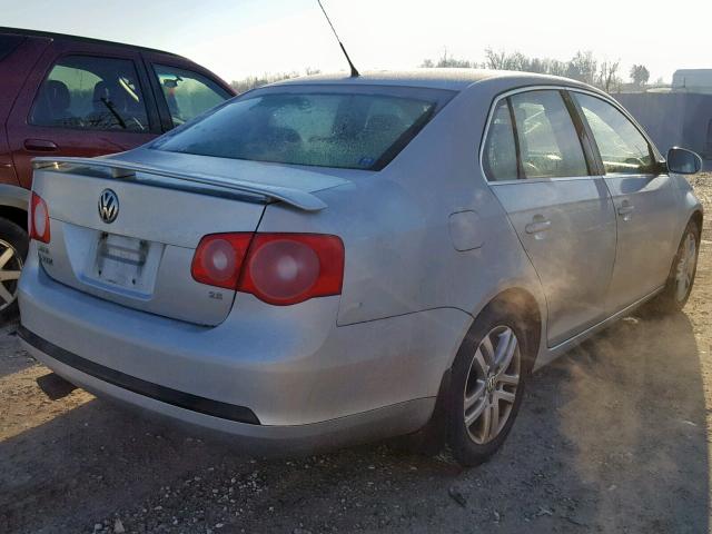 3VWEF71K87M055703 - 2007 VOLKSWAGEN JETTA WOLF SILVER photo 4