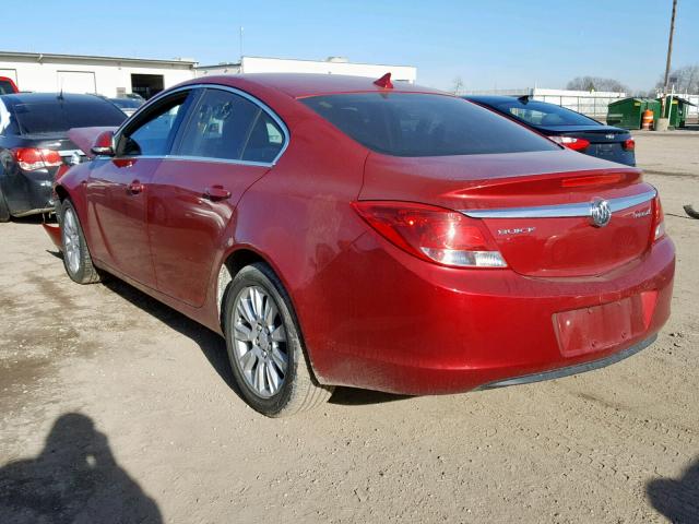 2G4GR5ER5C9207319 - 2012 BUICK REGAL RED photo 3