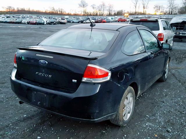 1FAHP32N28W260049 - 2008 FORD FOCUS S/SE BLACK photo 4