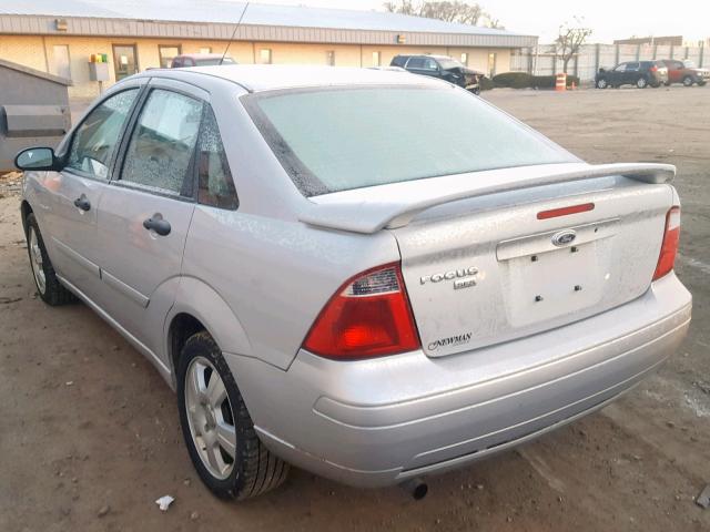 1FAHP34N37W325096 - 2007 FORD FOCUS ZX4 SILVER photo 3