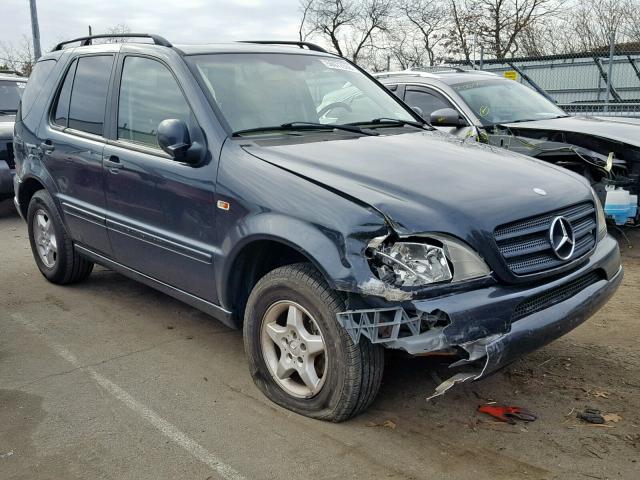 4JGAB54E91A263046 - 2001 MERCEDES-BENZ ML 320 BLUE photo 1