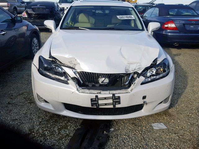 JTHBK262892086939 - 2009 LEXUS IS 250 WHITE photo 9