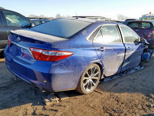 4T1BK1FK2FU558446 - 2015 TOYOTA CAMRY XSE BLUE photo 4