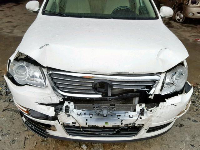 WVWXK7AN8AE168694 - 2010 VOLKSWAGEN PASSAT KOM WHITE photo 7