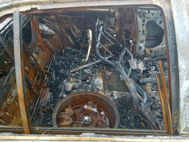 2MEFM74W53X631840 - 2003 MERCURY GRAND MARQ BURN photo 6