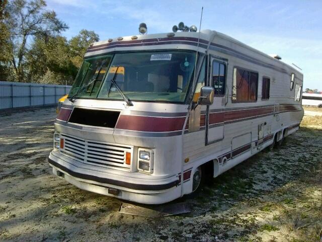 1GBKP37WXF3308806 - 1985 CHEVROLET P30 BEIGE photo 2