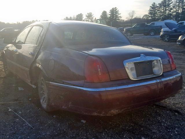 1LNHM82W6YY851770 - 2000 LINCOLN TOWN CAR S RED photo 3