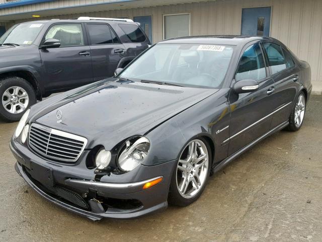 WDBUF76J84A500091 - 2004 MERCEDES-BENZ E 55 AMG GRAY photo 2