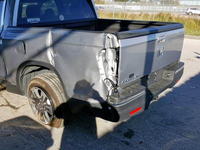 5FPYK2F68JB001606 - 2018 HONDA RIDGELINE SILVER photo 10