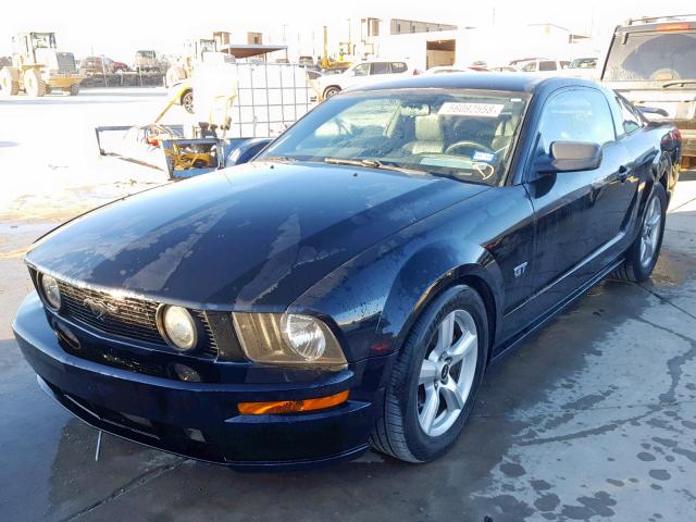 1ZVHT82H765137795 - 2006 FORD MUSTANG GT BLACK photo 2