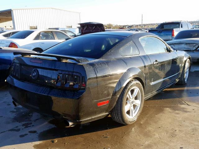 1ZVHT82H765137795 - 2006 FORD MUSTANG GT BLACK photo 4