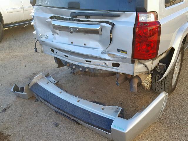 1J8HG58N38C232302 - 2008 JEEP COMMANDER SILVER photo 10