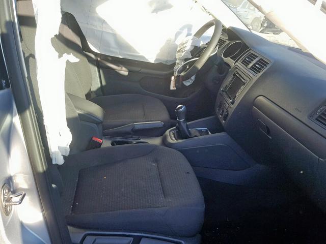 3VW1K7AJ1FM412056 - 2015 VOLKSWAGEN JETTA BASE Արծաթագույն լուսանկար 5