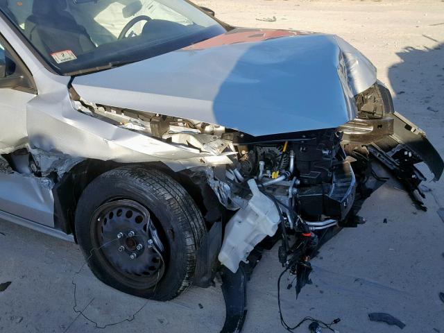 3VW1K7AJ1FM412056 - 2015 VOLKSWAGEN JETTA BASE Արծաթագույն լուսանկար 9