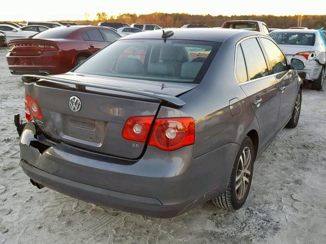 3VWSF71K86M731746 - 2006 VOLKSWAGEN JETTA 2.5 GRAY photo 4