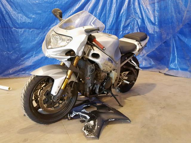 JS1GT74A412105836 - 2001 SUZUKI GSX-R1000 SILVER photo 9