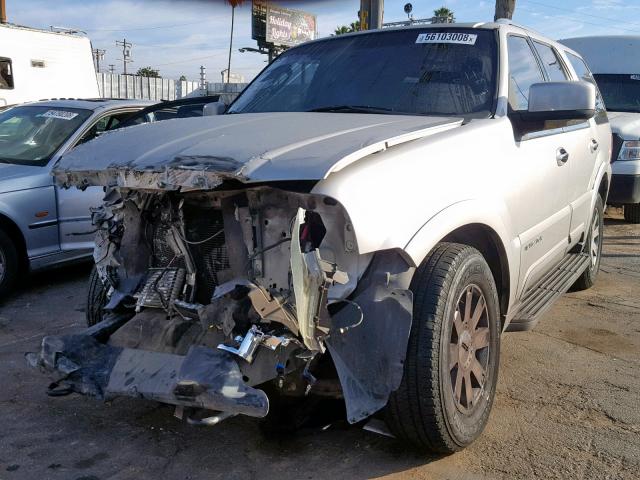 5LMFU28R43LJ08310 - 2003 LINCOLN NAVIGATOR Күміс фото 2