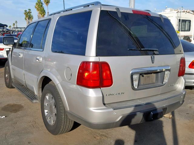 5LMFU28R43LJ08310 - 2003 LINCOLN NAVIGATOR Күміс фото 3