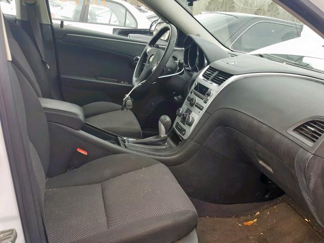 1G1ZC5EB8AF144876 - 2010 CHEVROLET MALIBU 1LT WHITE photo 5