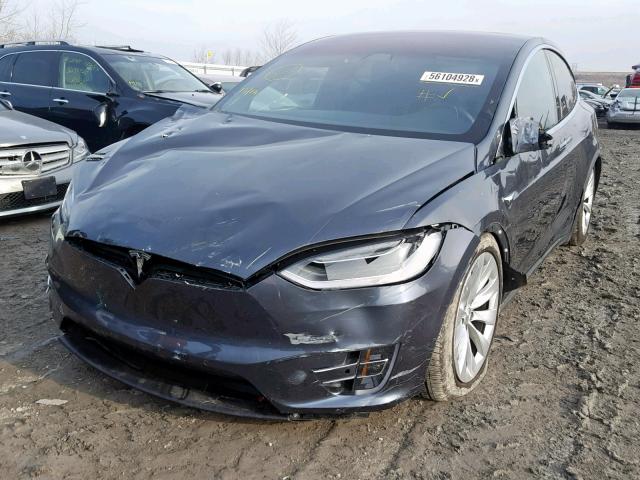 5YJXCAE21JF099775 - 2018 TESLA MODEL X GRAY photo 2