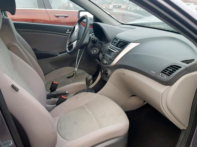 KMHCT4AE5GU092596 - 2016 HYUNDAI ACCENT SE GRAY photo 5