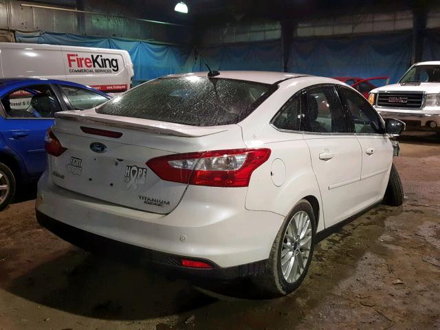 1FADP3J22DL283087 - 2013 FORD FOCUS TITA WHITE photo 4