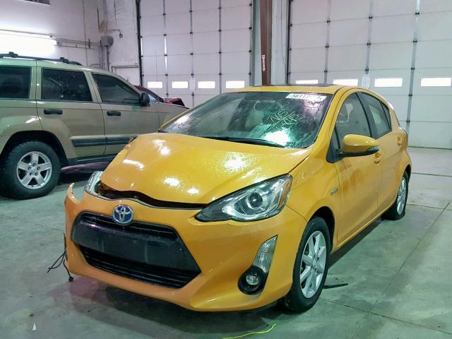 JTDKDTB38F1086845 - 2015 TOYOTA PRIUS C ORANGE photo 2