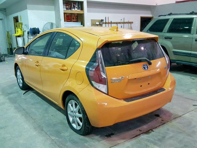 JTDKDTB38F1086845 - 2015 TOYOTA PRIUS C ORANGE photo 3