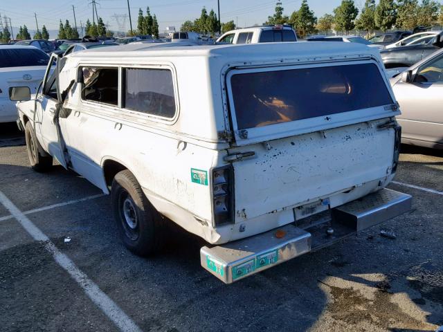 JT4RN44R7D1125201 - 1983 TOYOTA PICKUP 1/2 WHITE photo 3