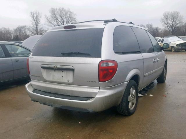 2C4GP54L95R551682 - 2005 CHRYSLER TOWN & COU SILVER photo 4