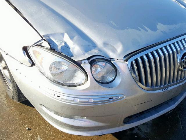 2G4WD582X81313182 - 2008 BUICK LACROSSE C SILVER photo 9