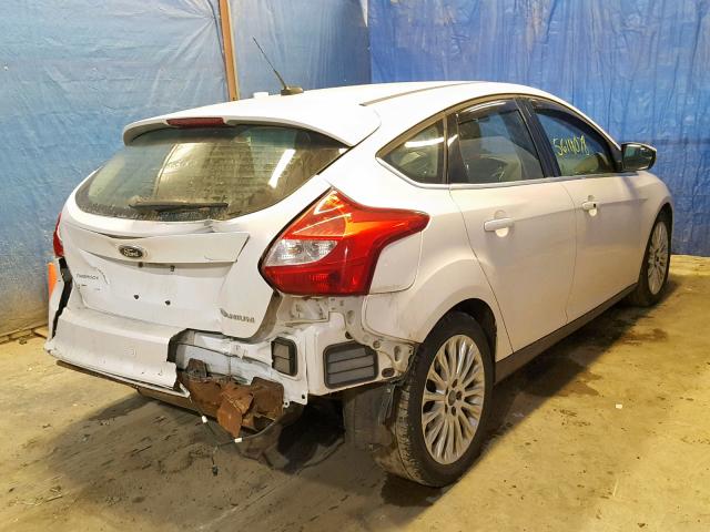 1FAHP3N23CL293802 - 2012 FORD FOCUS TITA WHITE photo 4