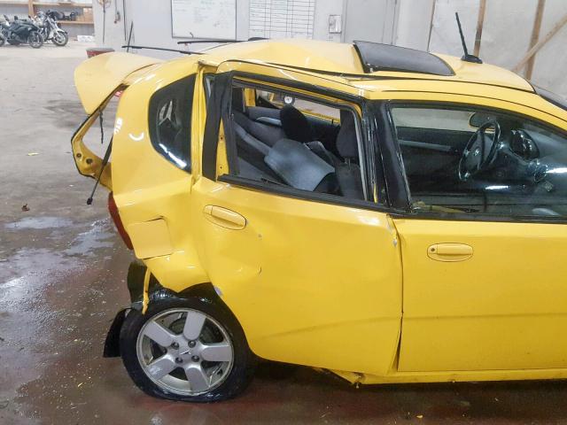 KL2TD66E09B666299 - 2009 PONTIAC G3 YELLOW photo 9