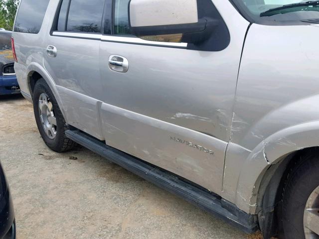 5LMFU28566LJ26941 - 2006 LINCOLN NAVIGATOR GRAY photo 9