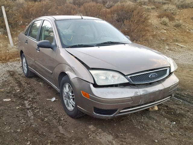 1FAFP34N45W131410 - 2005 FORD FOCUS ZX4 GOLD photo 1