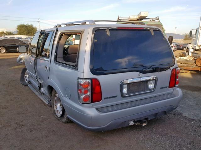 5LMRU27L3WLJ19247 - 1998 LINCOLN NAVIGATOR 银色 照片 3